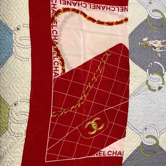 CHANEL RED & WHITE SILK PRINTED FLAP BAG SCARF - Authentic - Picture 5 of 11
